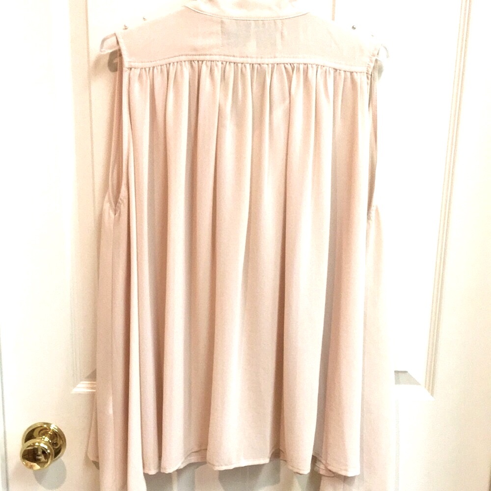 Sheer Pearl & Silver Stud Collar & Shoulder Sleeveless Blouse High/Low Hem - Picture 3 of 9